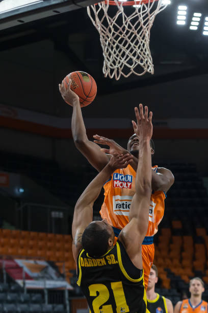 欧文一直希 欧文一直希