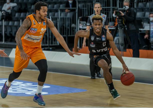 逐渐趋于平 逐渐趋于平